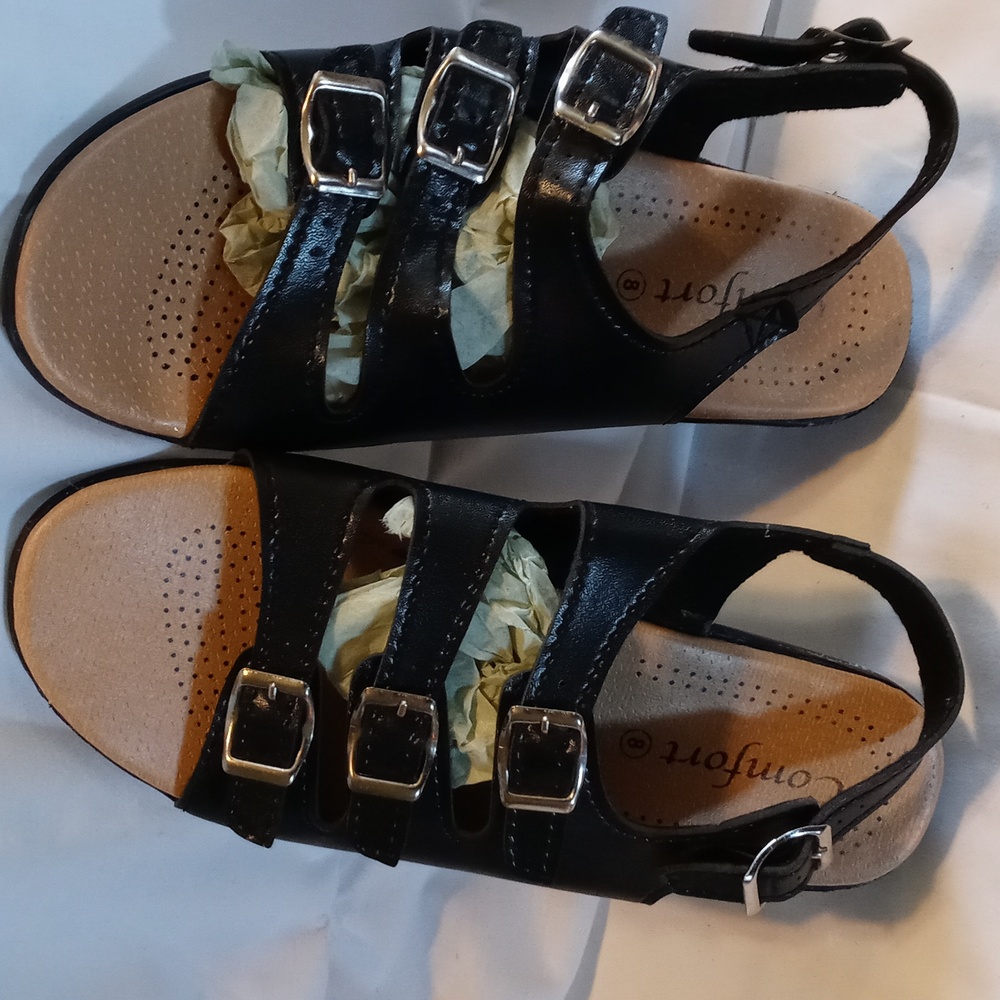 Comfort ladies buckle sandals Sz.8 black pre-owned in good condition